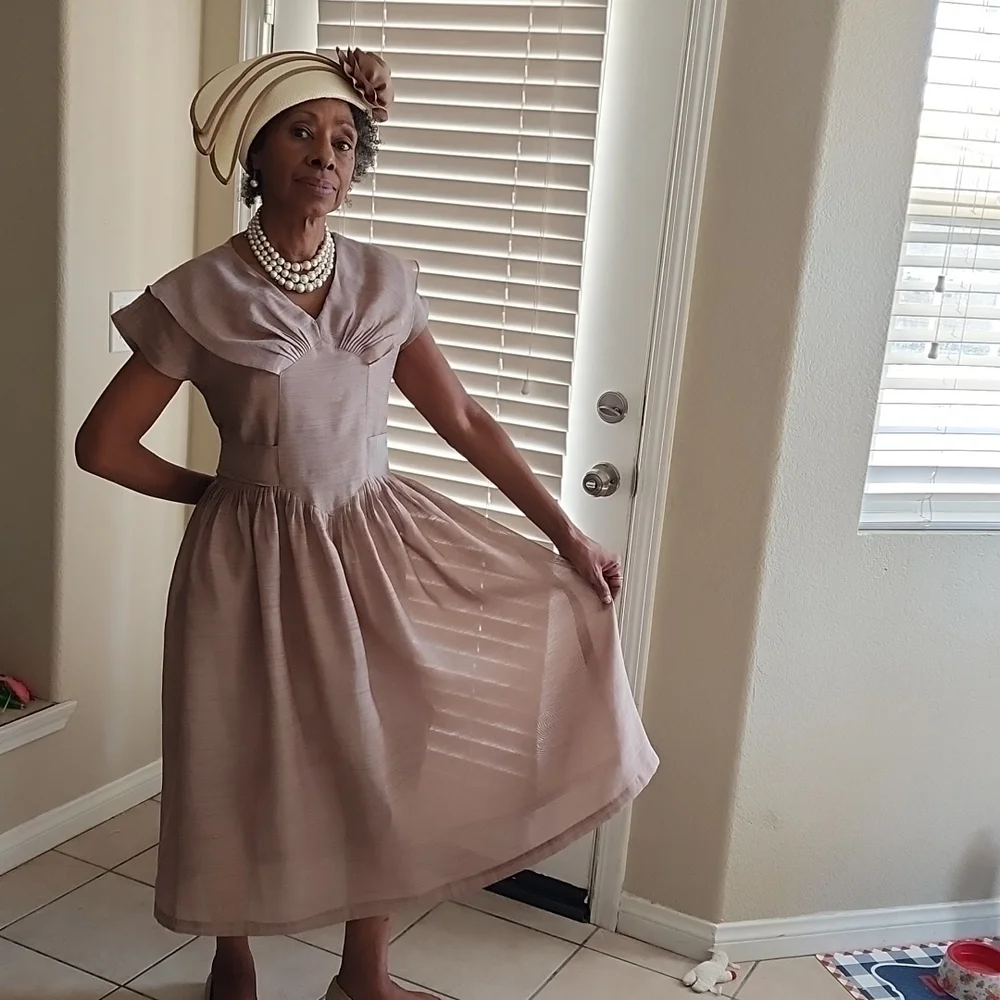 Dress - Picture 2 of 5
